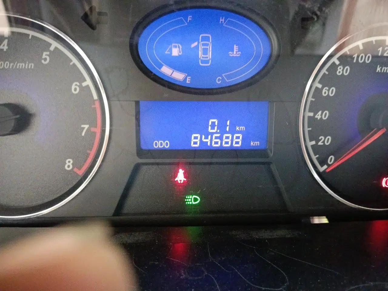 Geely Auto Classic Emgrand 2013 Sedan 1.5L Manual Entry-Level Model — миниатюра 13