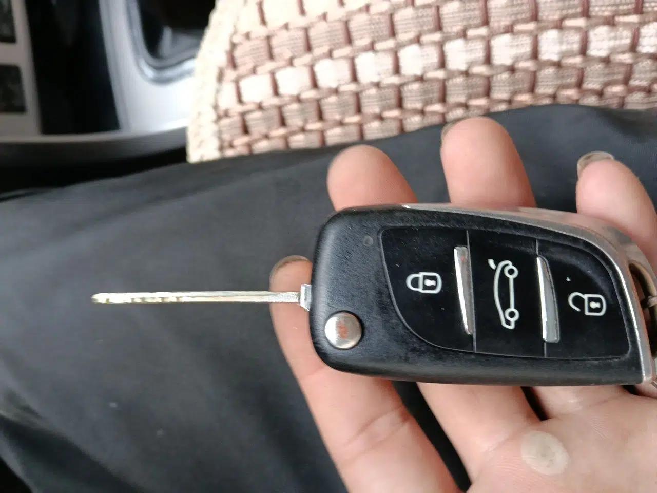 Geely Auto Classic Emgrand 2013 Sedan 1.5L Manual Entry-Level Model — миниатюра 9
