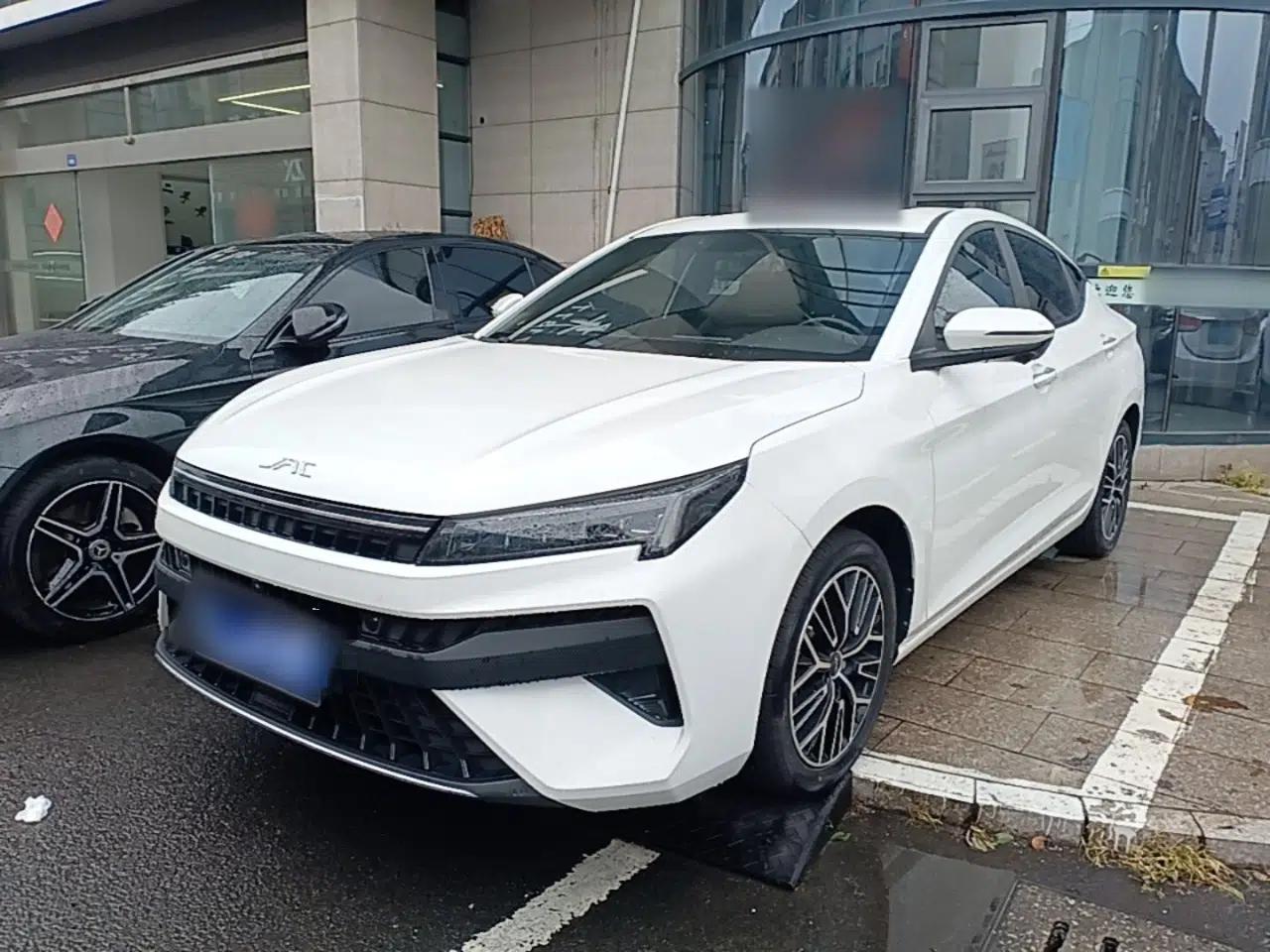 JAC A5 PLUS 2023 1.5T Automatic Prestige Model — миниатюра 1