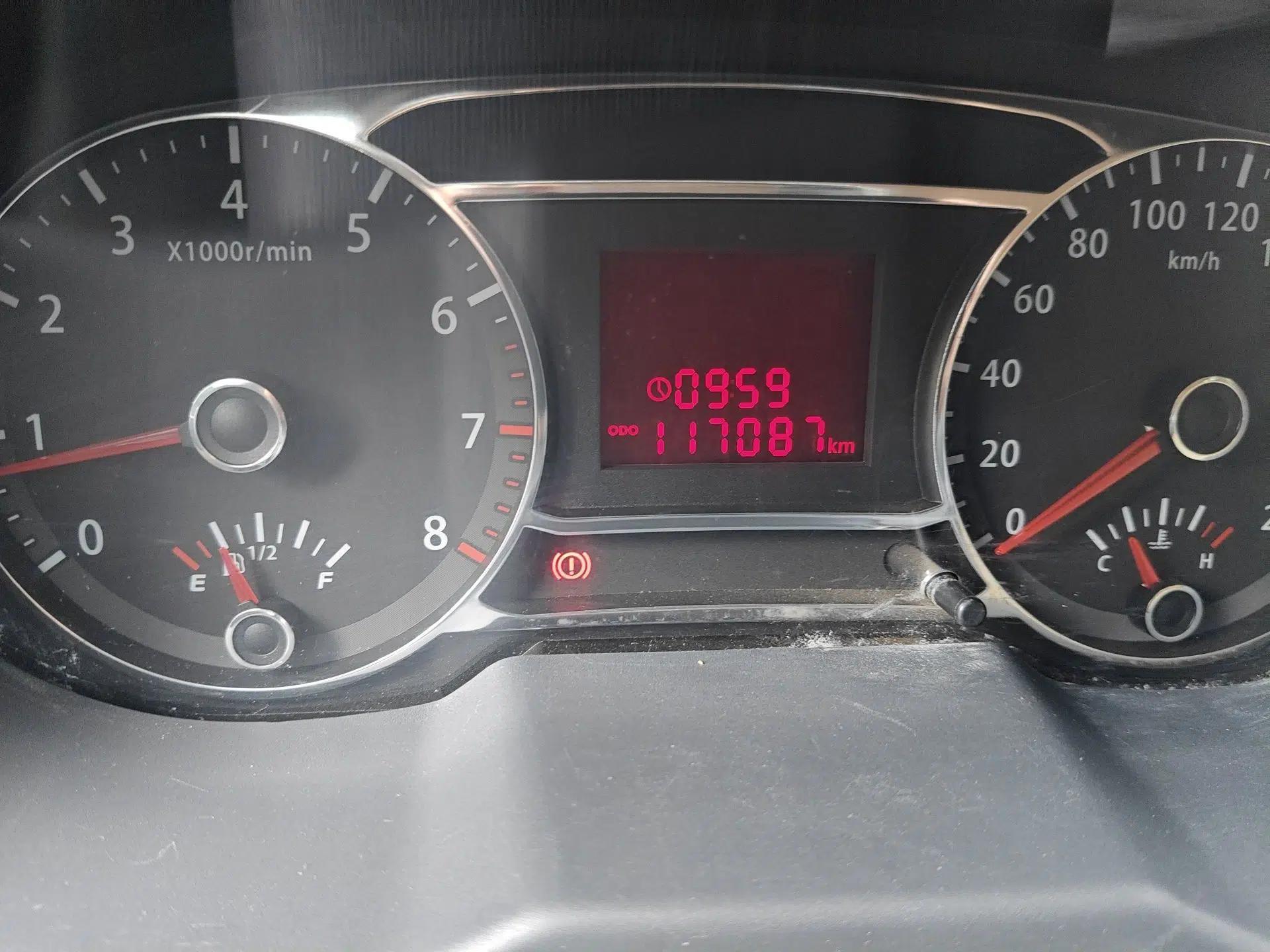 JAC Group J6 A30 2013 1.5L Manual Luxury Model China IV Standard — миниатюра 13