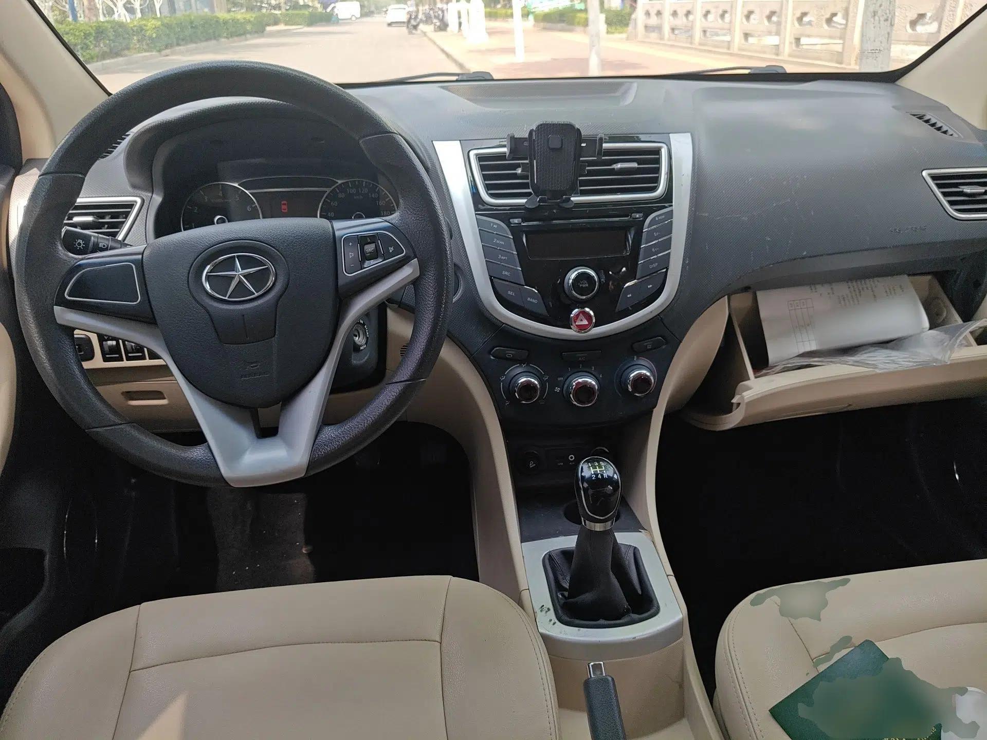 JAC Group J6 A30 2013 1.5L Manual Luxury Model China IV Standard — миниатюра 10