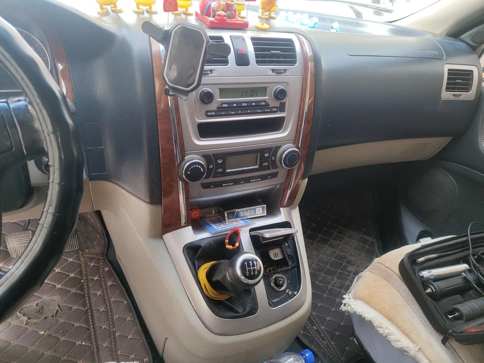 Jinbei Grace 2016 2.0L Classic Edition Luxury Long-Wheelbase 9-Seater — миниатюра 14