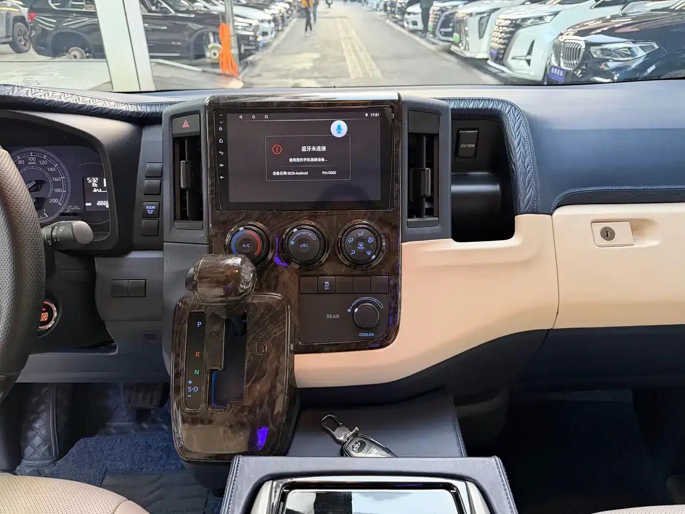 2023 HIACE 3.5L Automatic — миниатюра 14