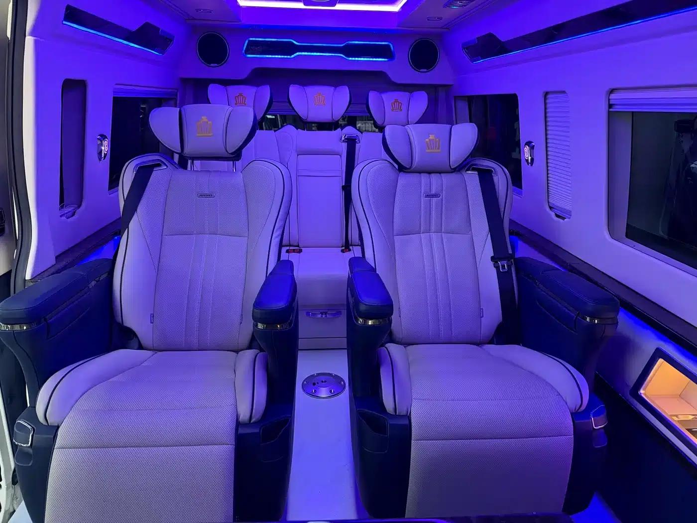 2023 HIACE 3.5L Automatic — миниатюра 17