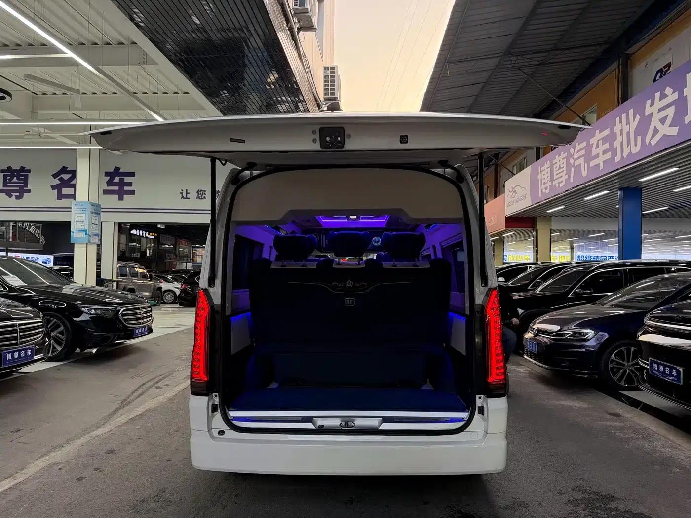 2023 HIACE 3.5L Automatic — миниатюра 24