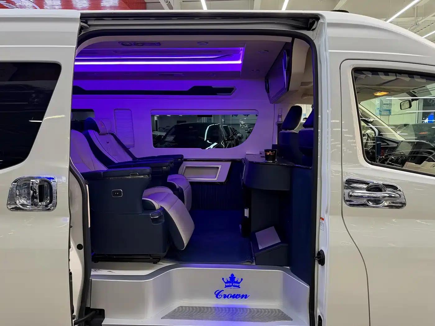 2023 HIACE 3.5L Automatic — миниатюра 10