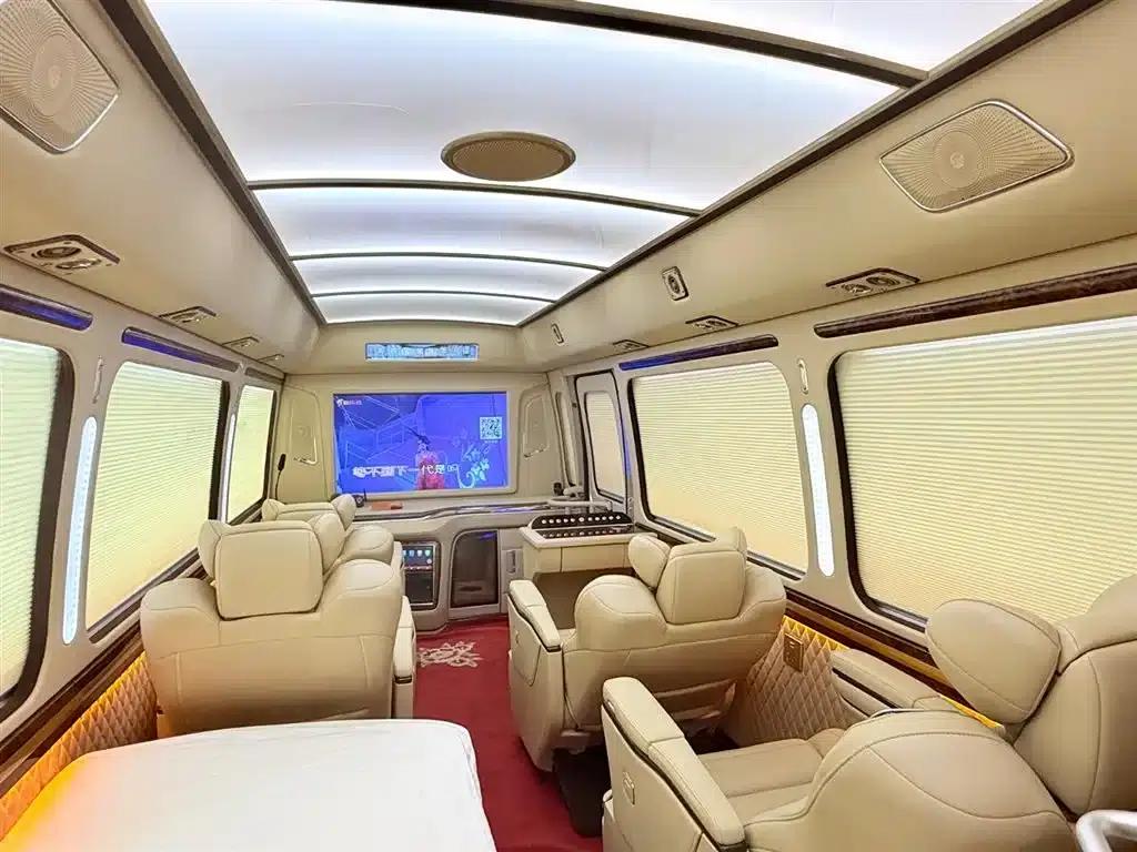 2020 Toyota Coaster 4.0L Automatic — миниатюра 15
