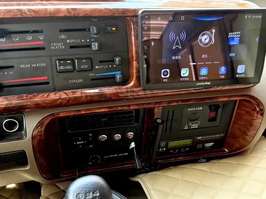 2020 Toyota Coaster 4.0L Automatic — миниатюра 25