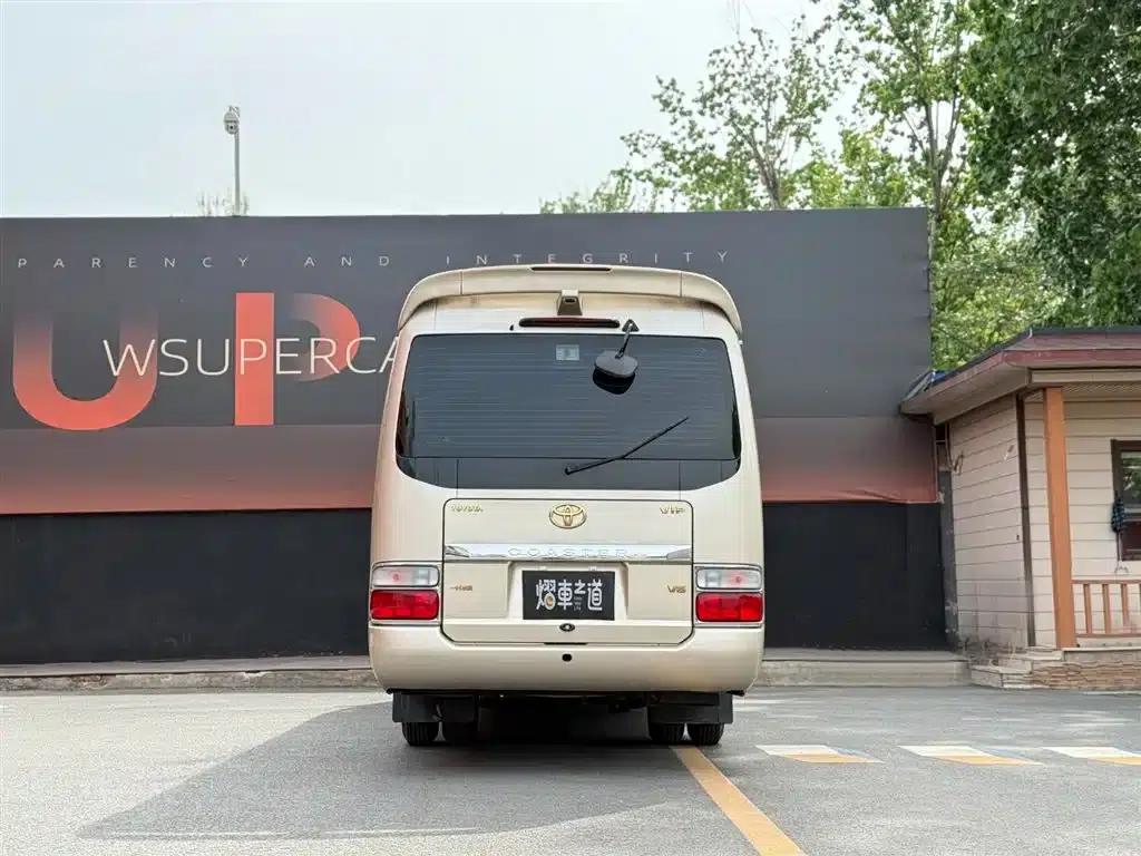 2020 Toyota Coaster 4.0L Automatic — миниатюра 4