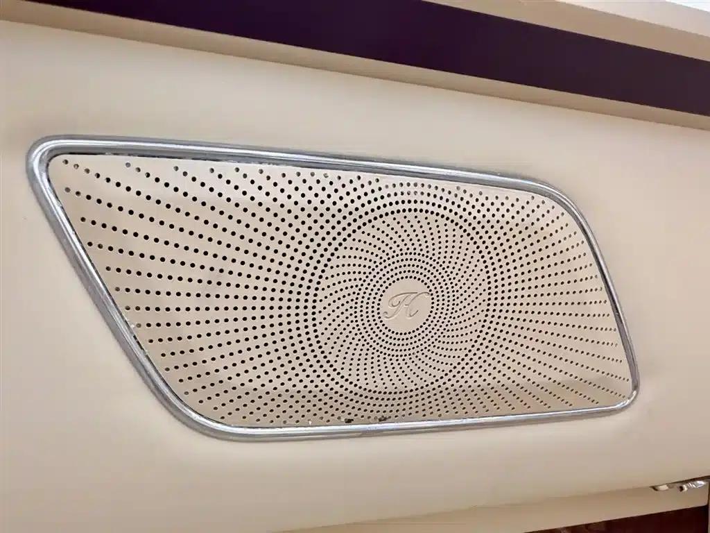 2020 Toyota Coaster 4.0L Automatic — миниатюра 31
