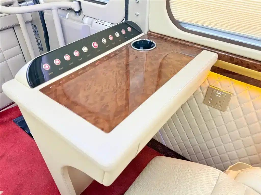 2020 Toyota Coaster 4.0L Automatic — миниатюра 37