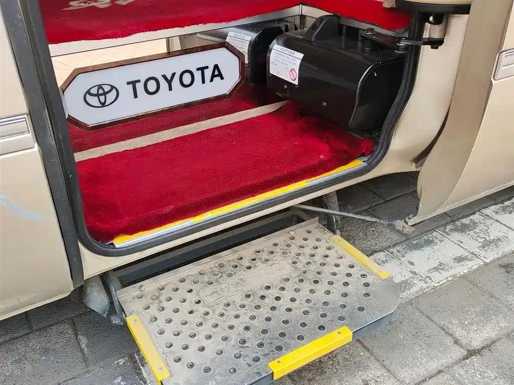 2020 Toyota Coaster 4.0L Automatic — миниатюра 44