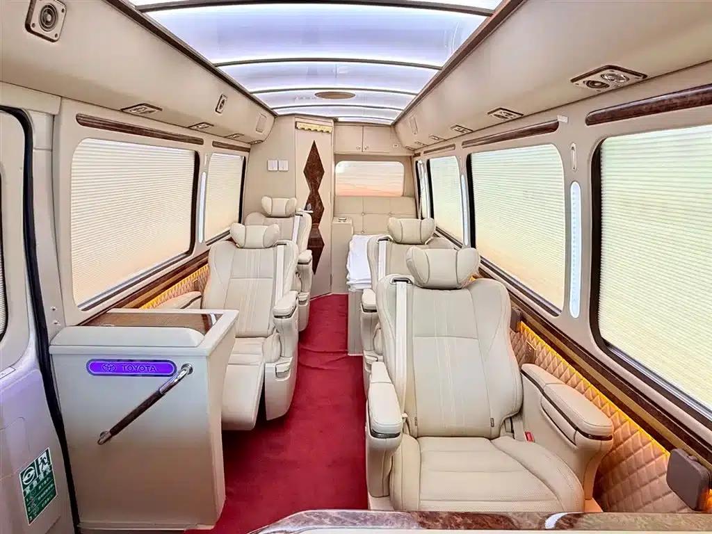 2020 Toyota Coaster 4.0L Automatic — миниатюра 7