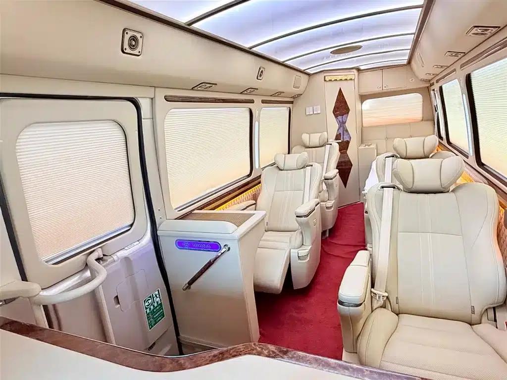 2020 Toyota Coaster 4.0L Automatic — миниатюра 9