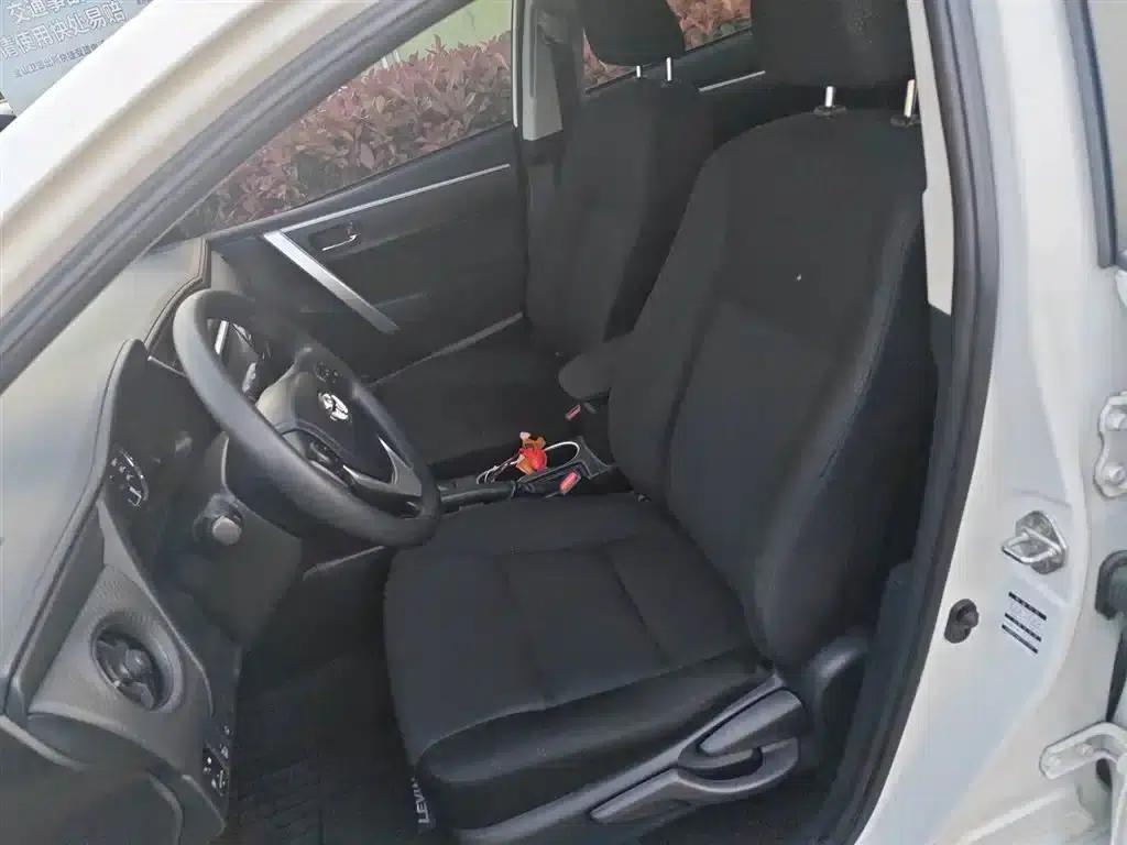 Levin Hybrid E+ 2019 1.8PH GS E-CVT Elite Sunroof Edition — миниатюра 15