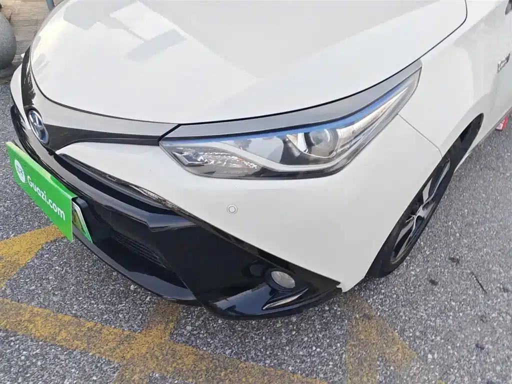 Levin Hybrid E+ 2019 1.8PH GS E-CVT Elite Sunroof Edition — миниатюра 3