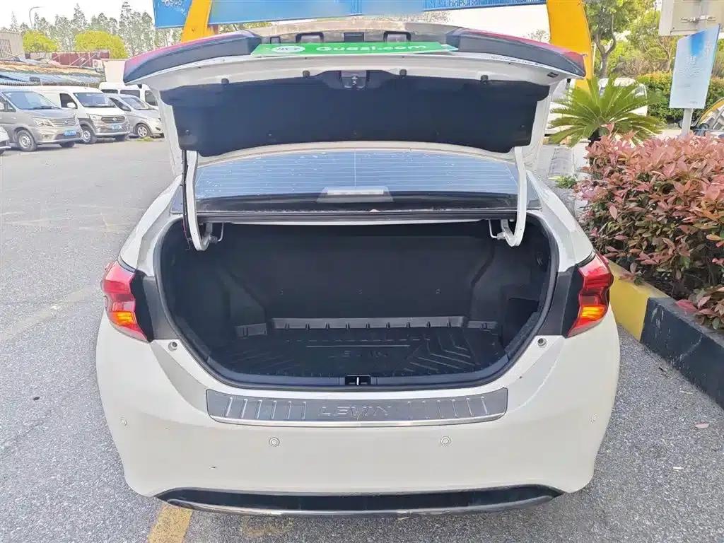 Levin Hybrid E+ 2019 1.8PH GS E-CVT Elite Sunroof Edition — миниатюра 22