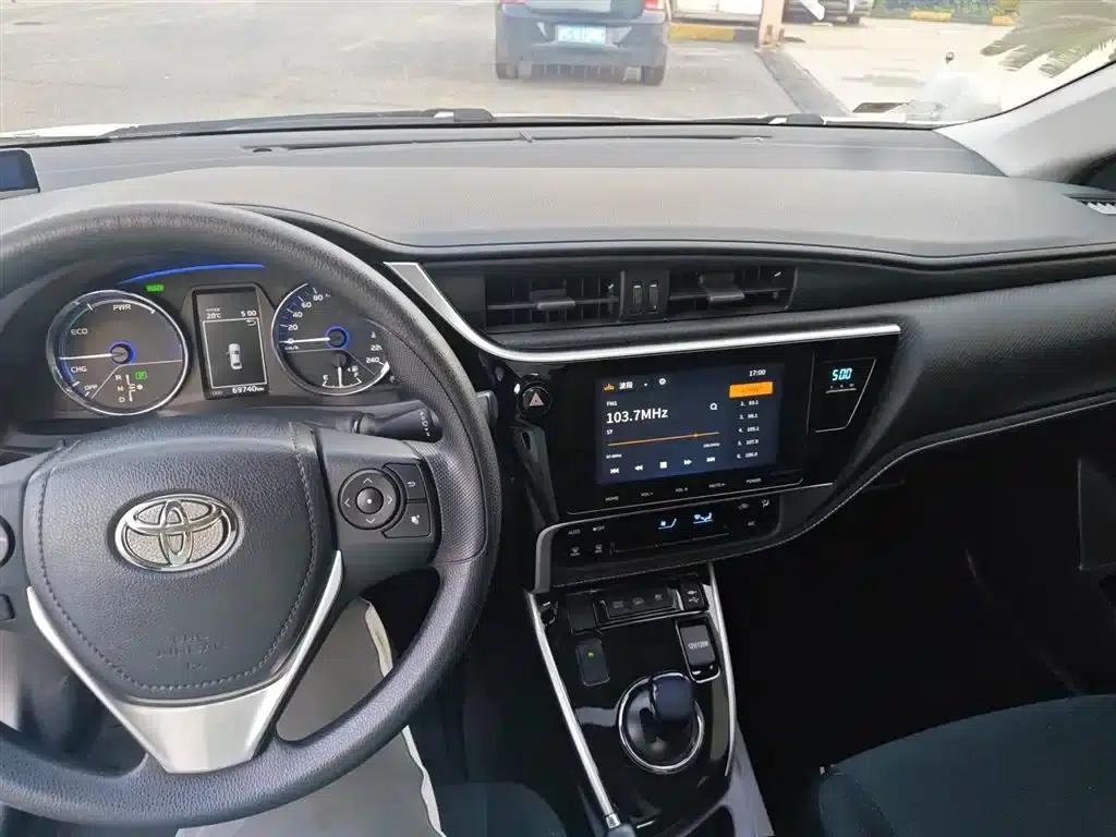 Levin Hybrid E+ 2019 1.8PH GS E-CVT Elite Sunroof Edition — миниатюра 7