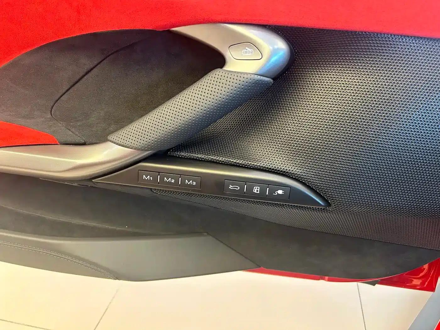 Ferrari 296 2022 3.0T V6 GTS — миниатюра 3