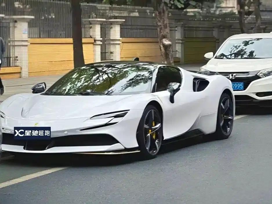 SF90 2021 3.9T V8 Spider — миниатюра 1