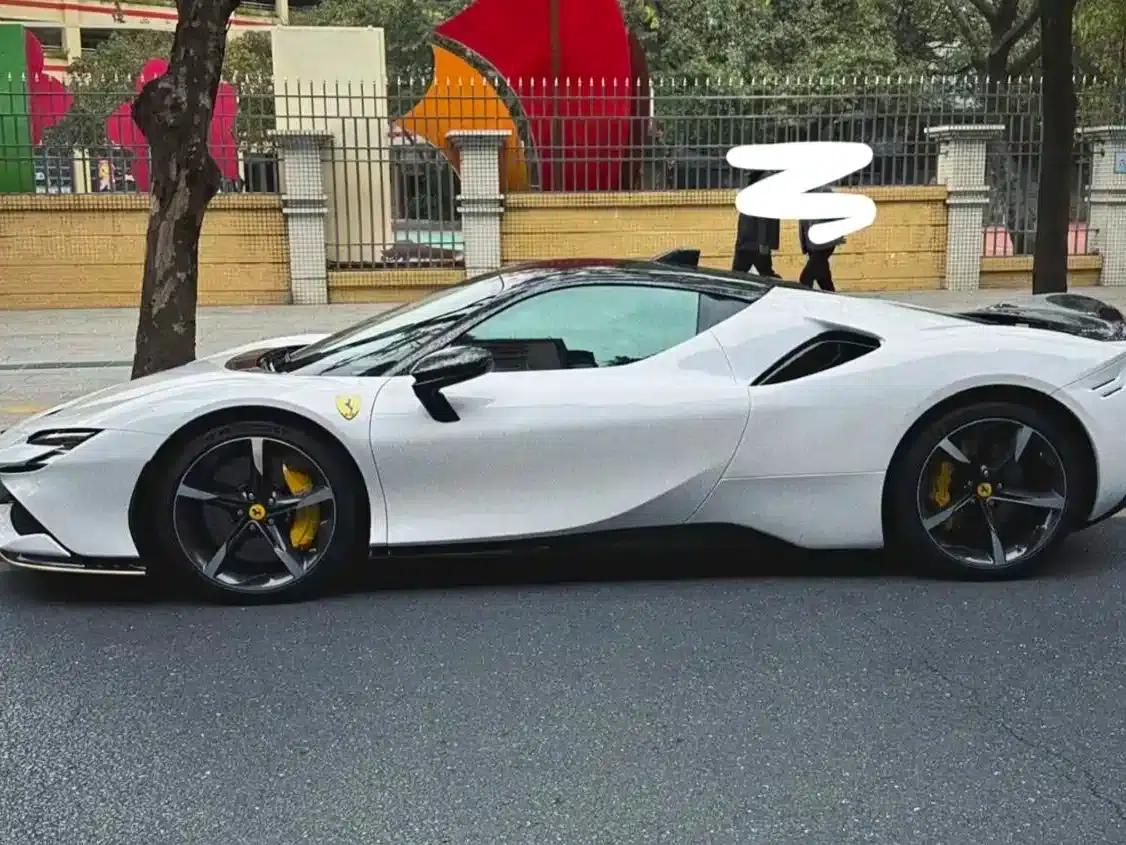 SF90 2021 3.9T V8 Spider — миниатюра 3