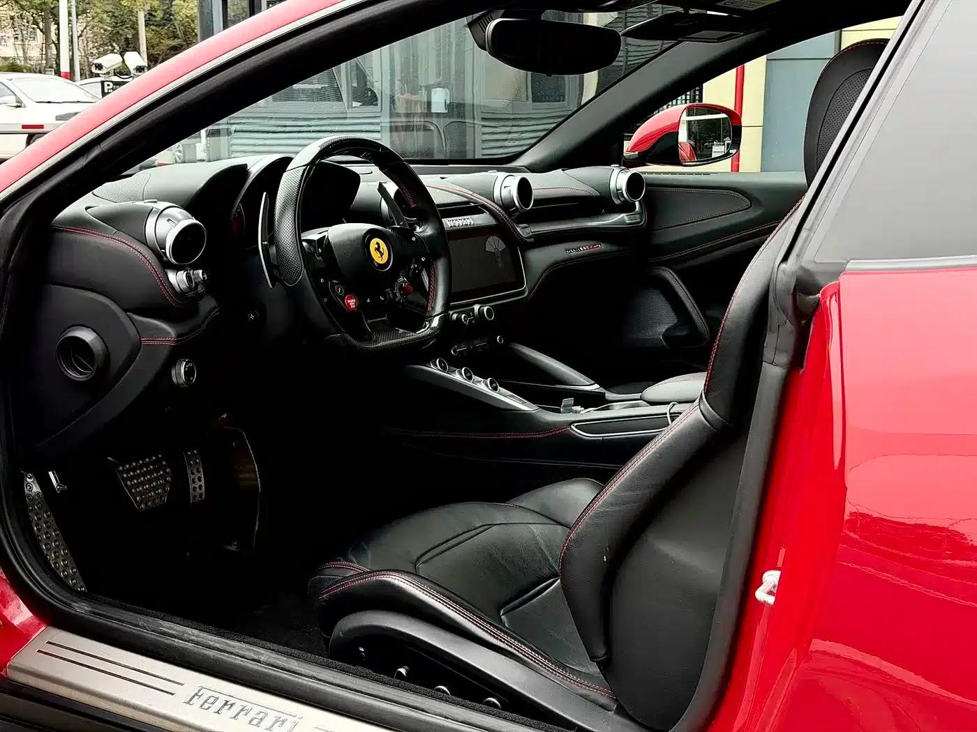2017 GTC4Lusso 3.9T V8 — миниатюра 7