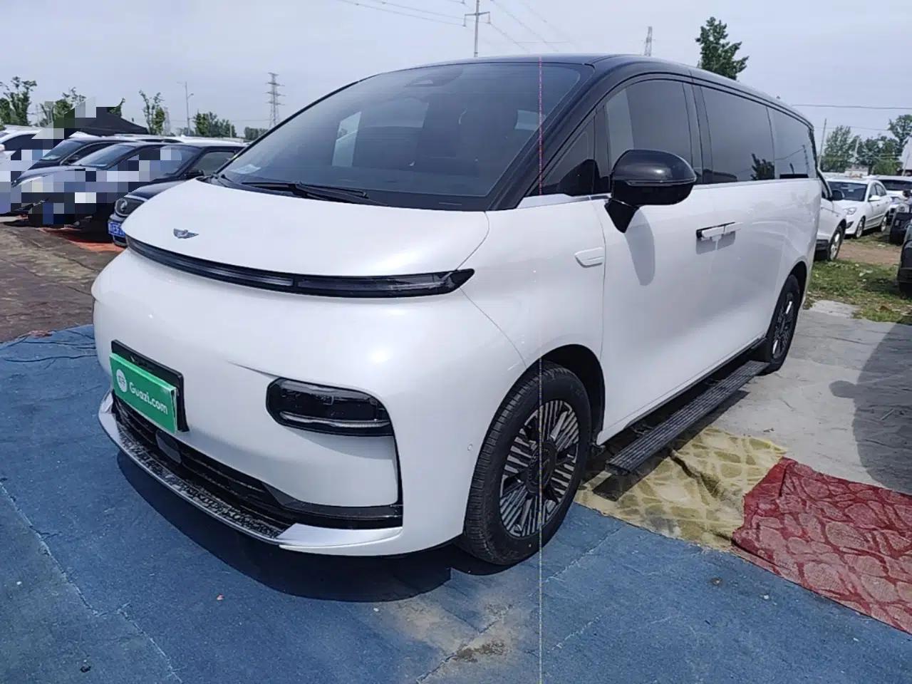 Geely Galaxy LEVC L380 2024 140-Degree 8-Seater Four-Wheel Drive Max — миниатюра 1