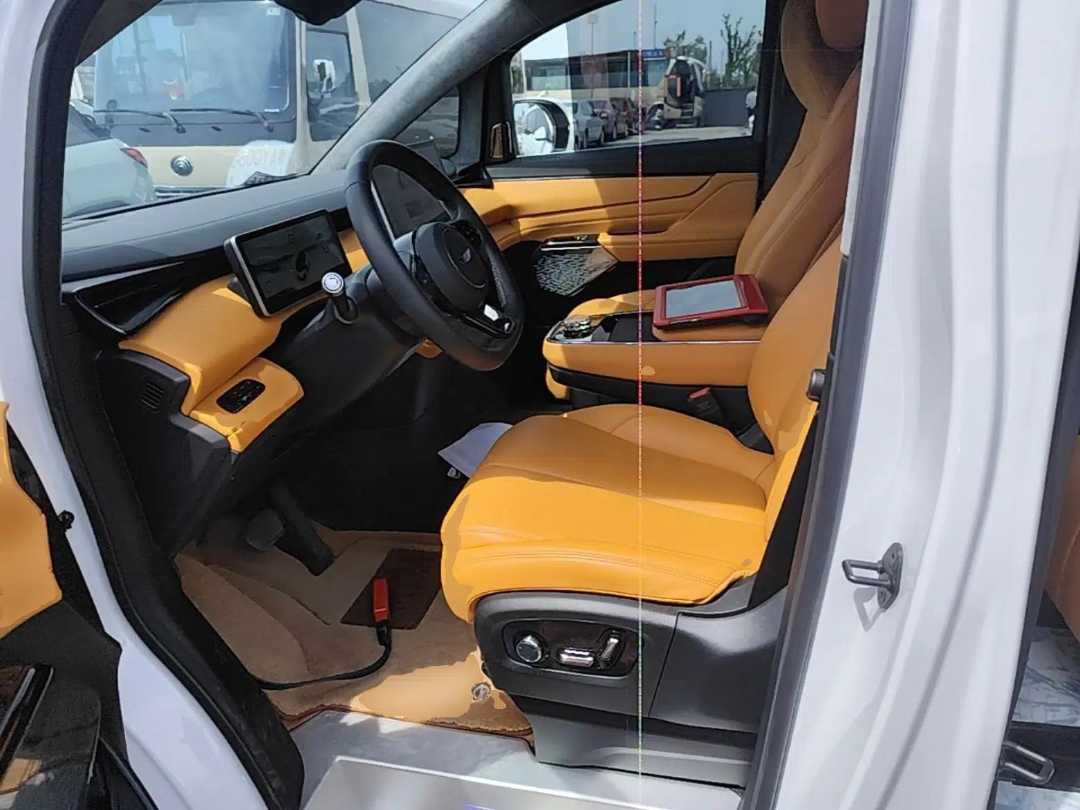 Geely Galaxy LEVC L380 2024 140-Degree 8-Seater Four-Wheel Drive Max — миниатюра 18