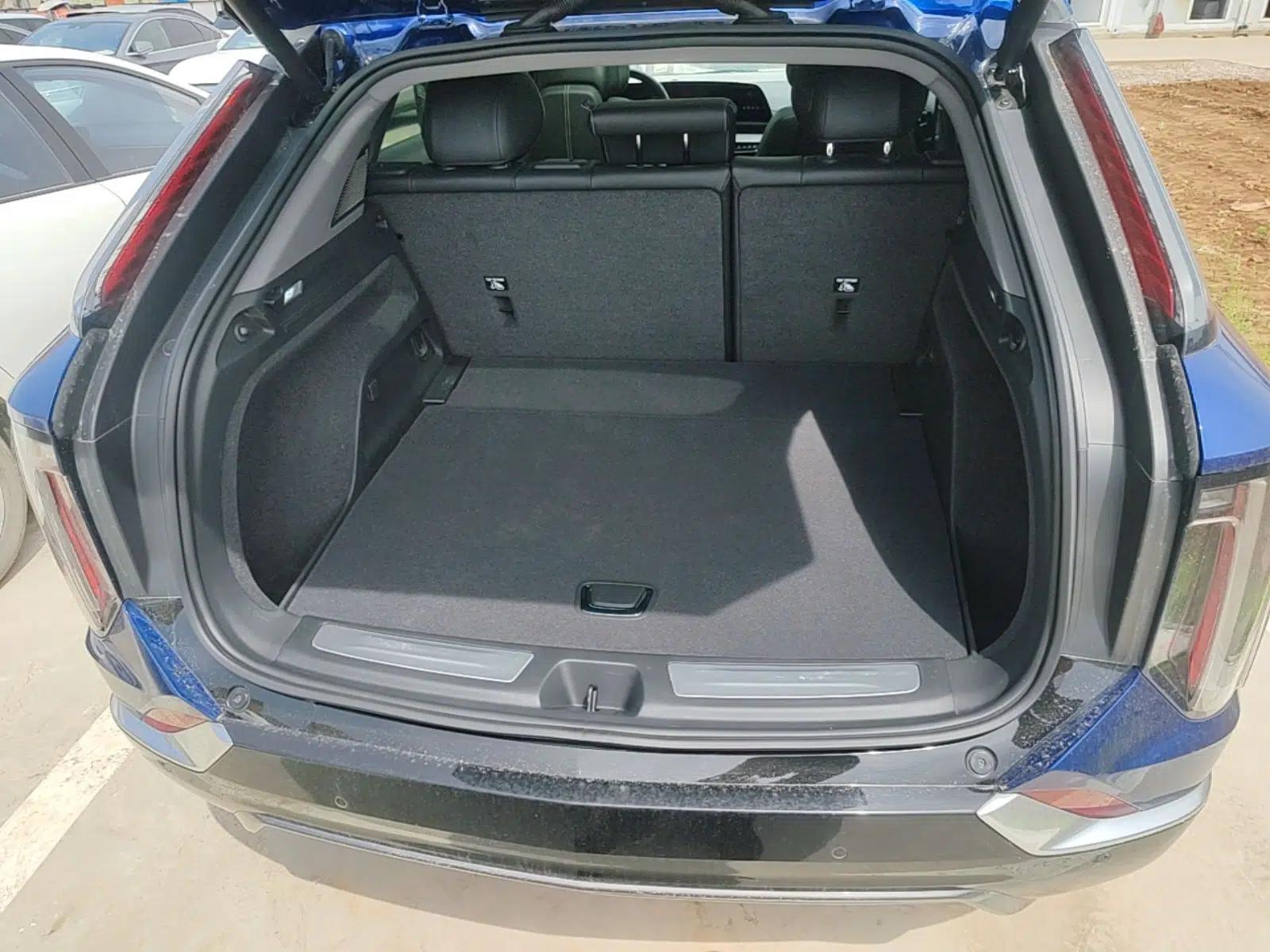 Cadillac OPTIQ 2024 Standard Range Version — миниатюра 21