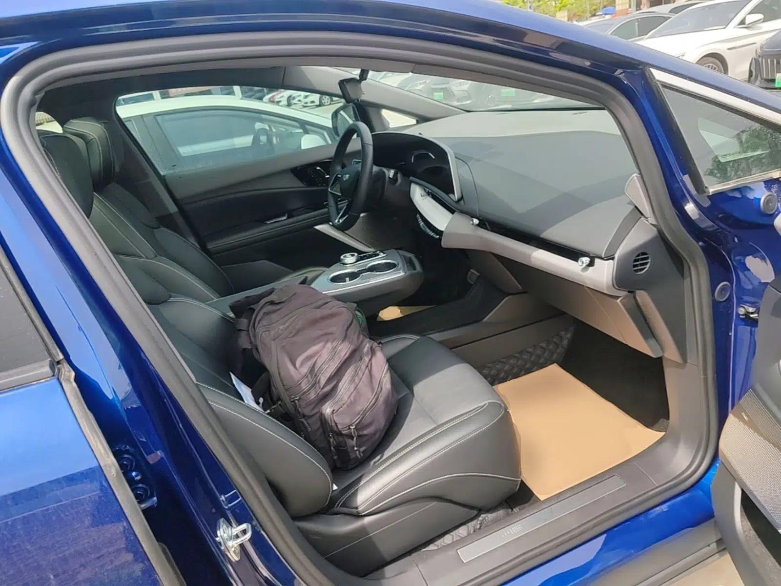 Cadillac OPTIQ 2024 Standard Range Version — миниатюра 23