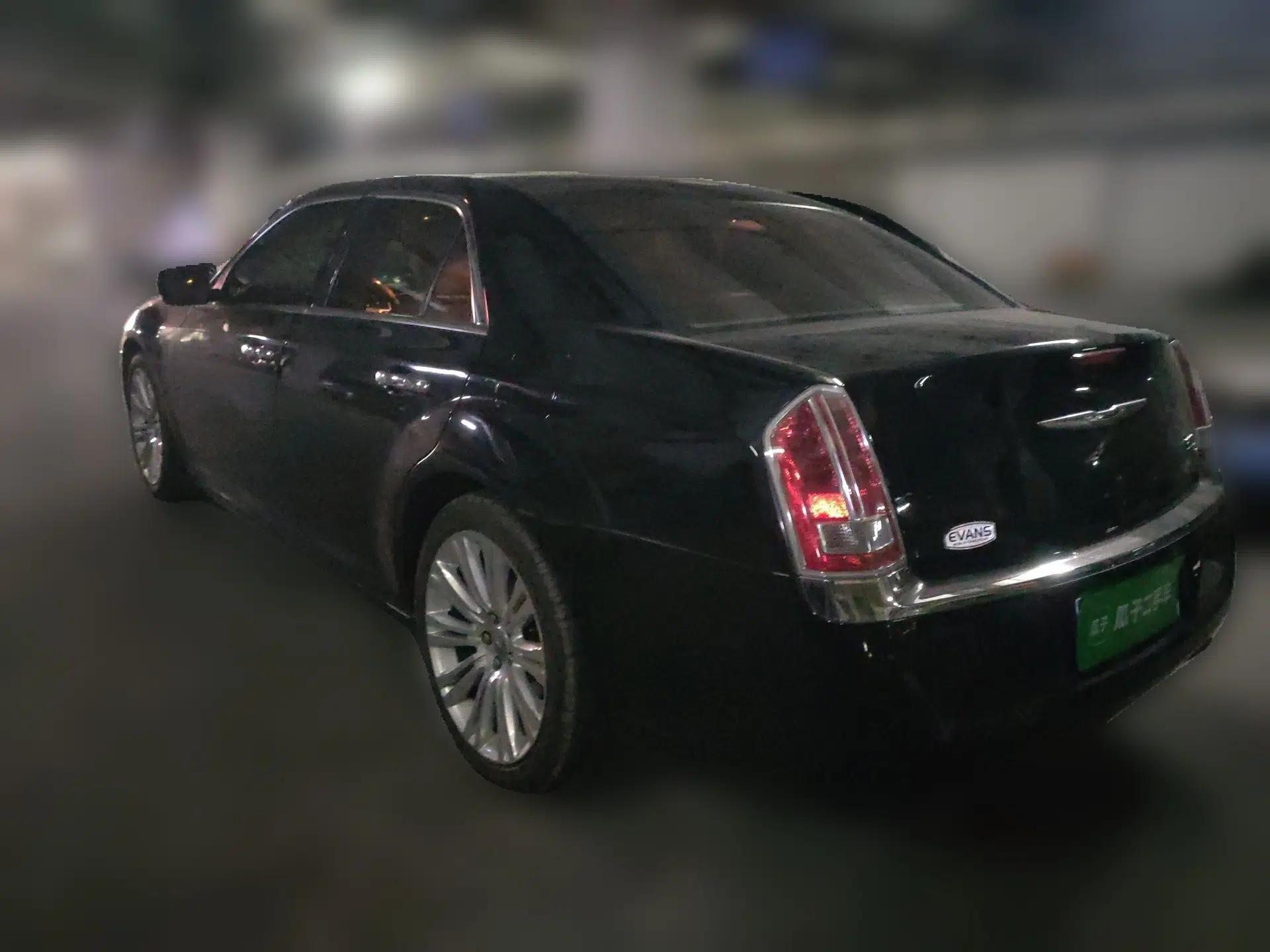 Chrysler 300C 2013 3.6L Luxury Edition — миниатюра 4