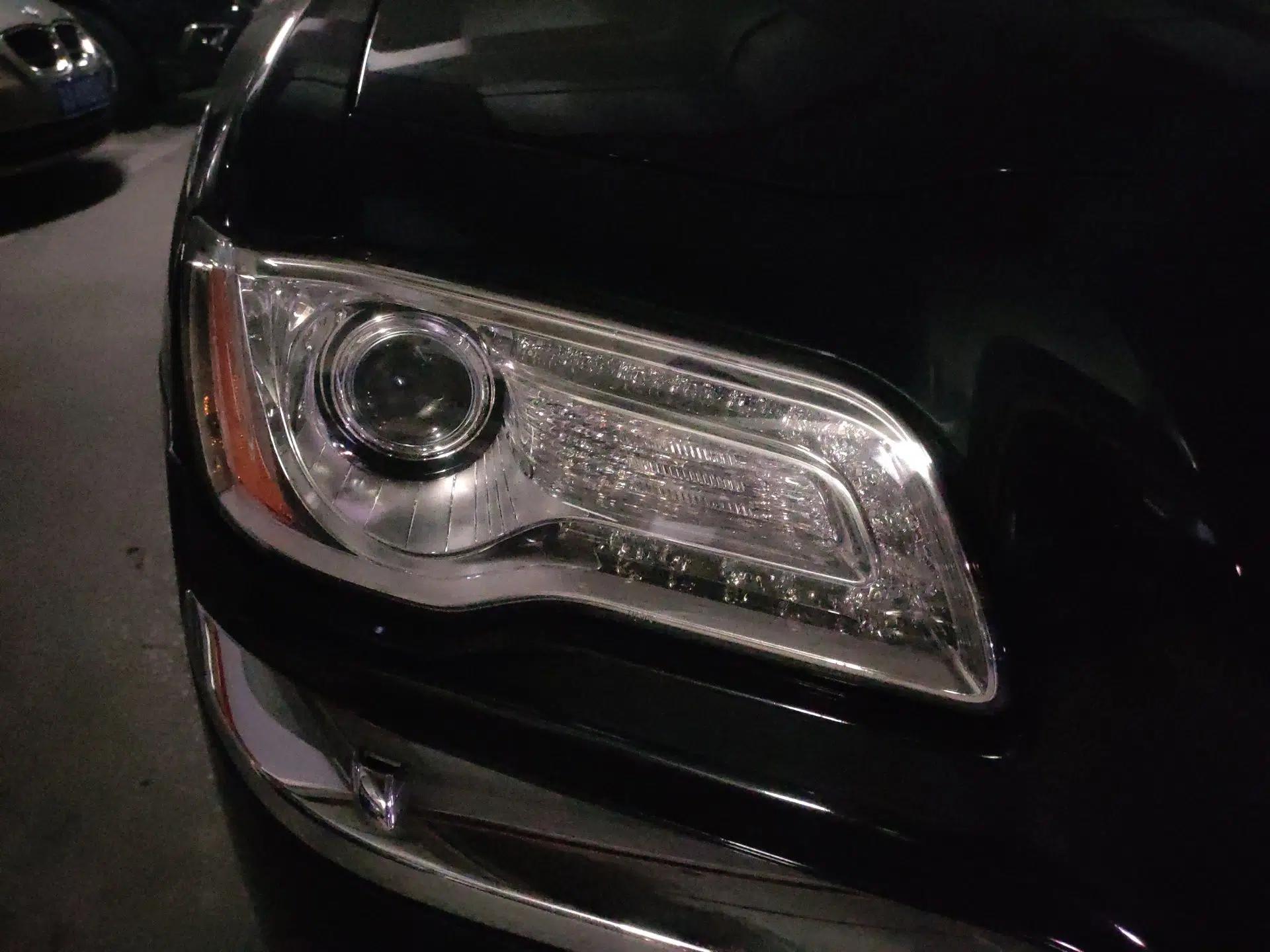 Chrysler 300C 2013 3.6L Luxury Edition — миниатюра 7