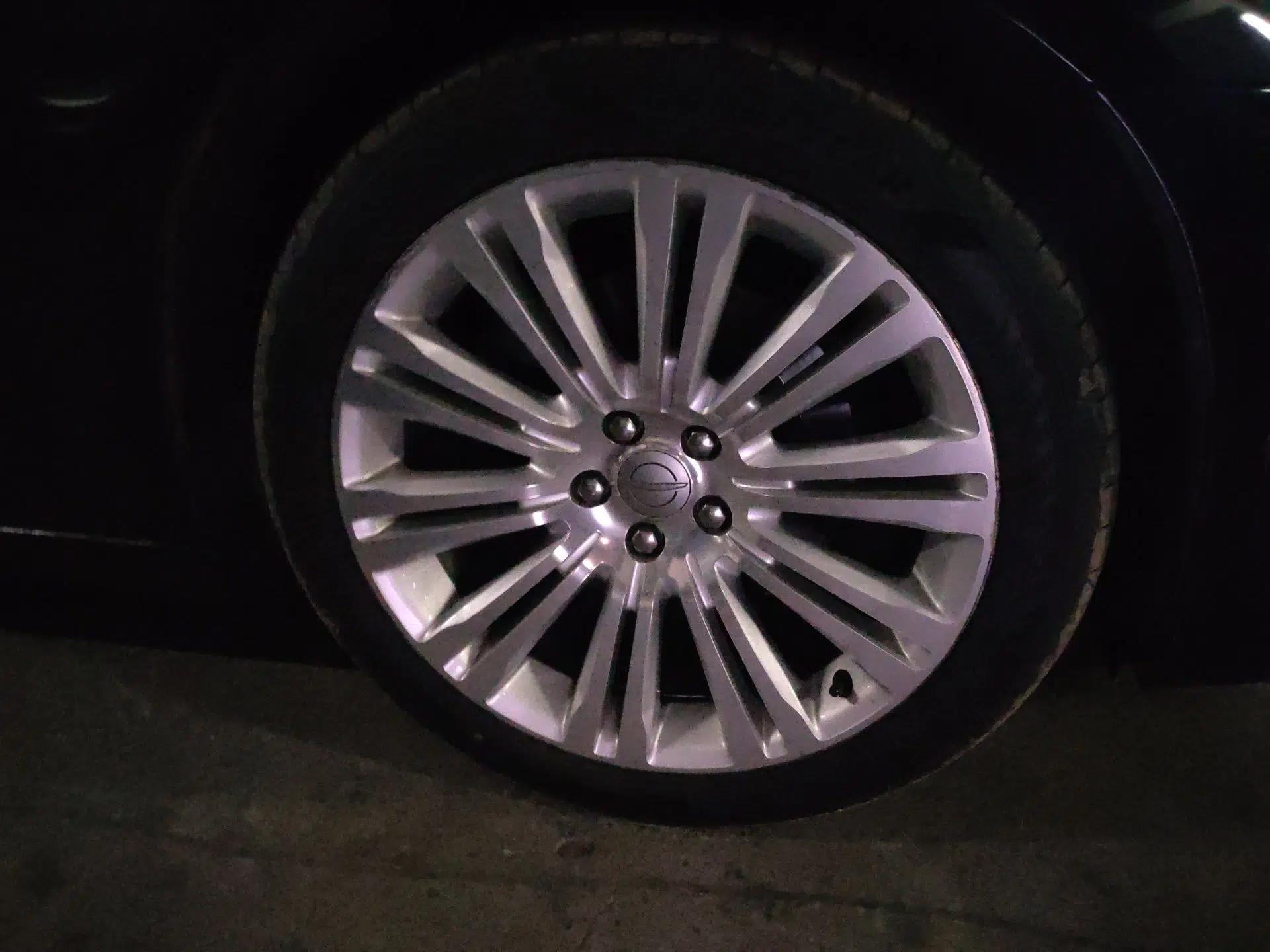 Chrysler 300C 2013 3.6L Luxury Edition — миниатюра 8