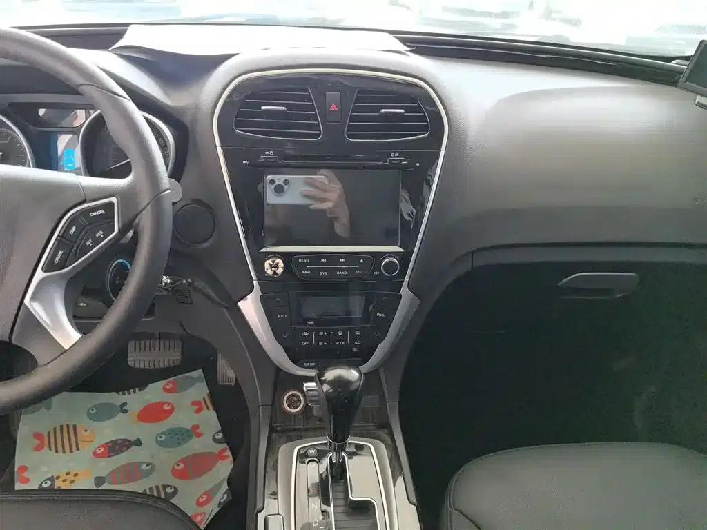 Trumpchi GS5 Super 2015 2.0L Automatic 2WD Comfort Edition — миниатюра 9