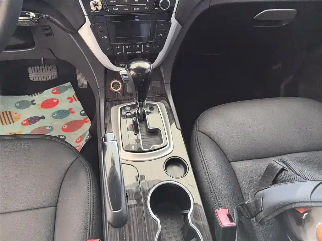 Trumpchi GS5 Super 2015 2.0L Automatic 2WD Comfort Edition — миниатюра 10