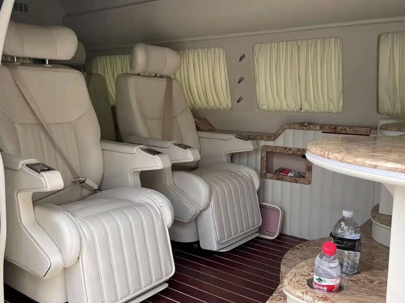 2011 SAVANA 6.0L Business Star 10-seater — миниатюра 4