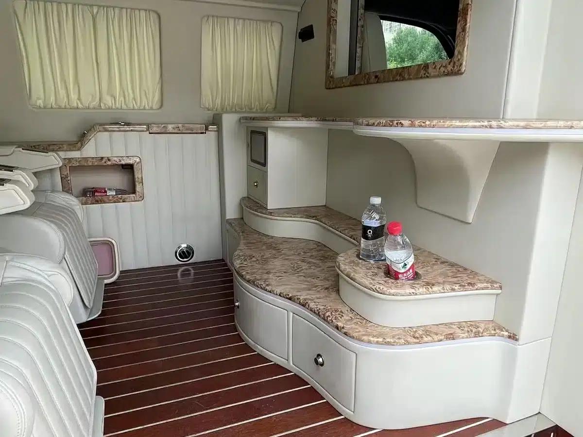 2011 SAVANA 6.0L Business Star 10-seater — миниатюра 7