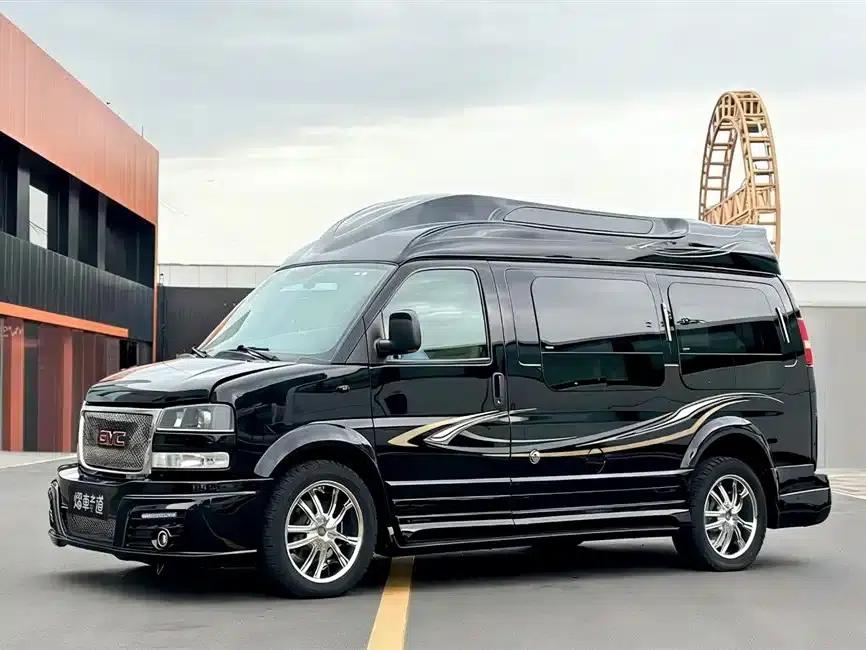 2017 SAVANA 1500S 4WD Classic Edition — миниатюра 1