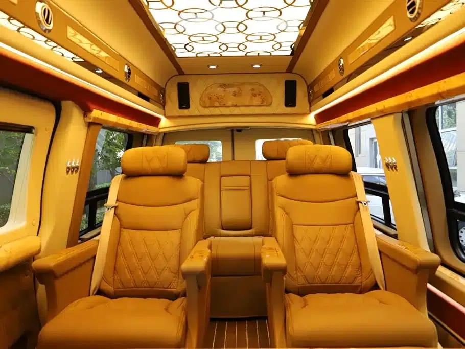 2017 SAVANA 1500S 4WD Classic Edition — миниатюра 8