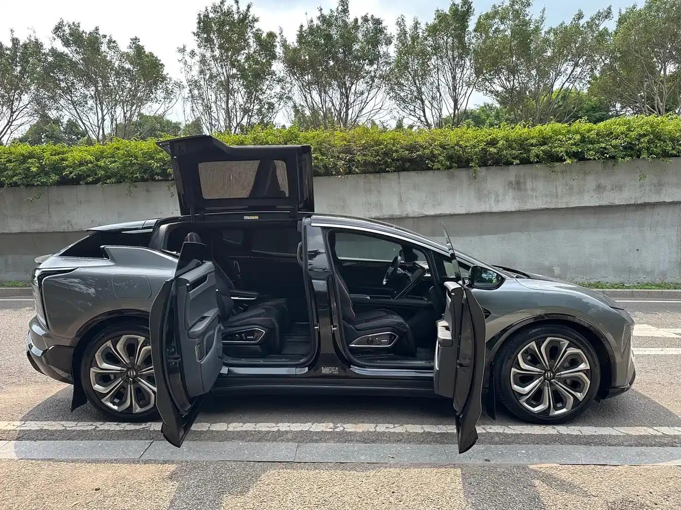 HiPhi X 2021 Flagship Edition 6-seater — миниатюра 13