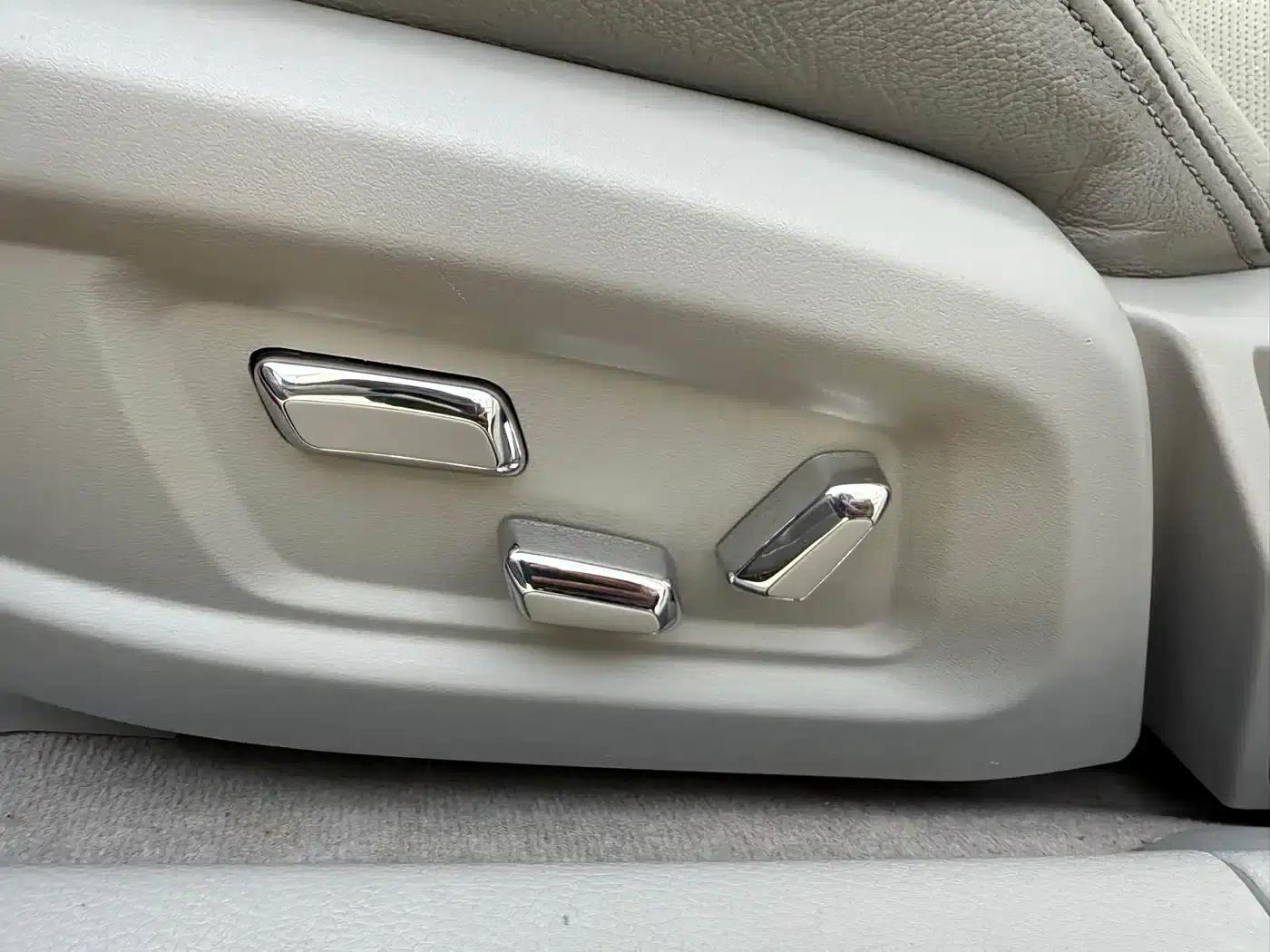 Hongqi H7 2015 2.0T Luxury Edition — миниатюра 15