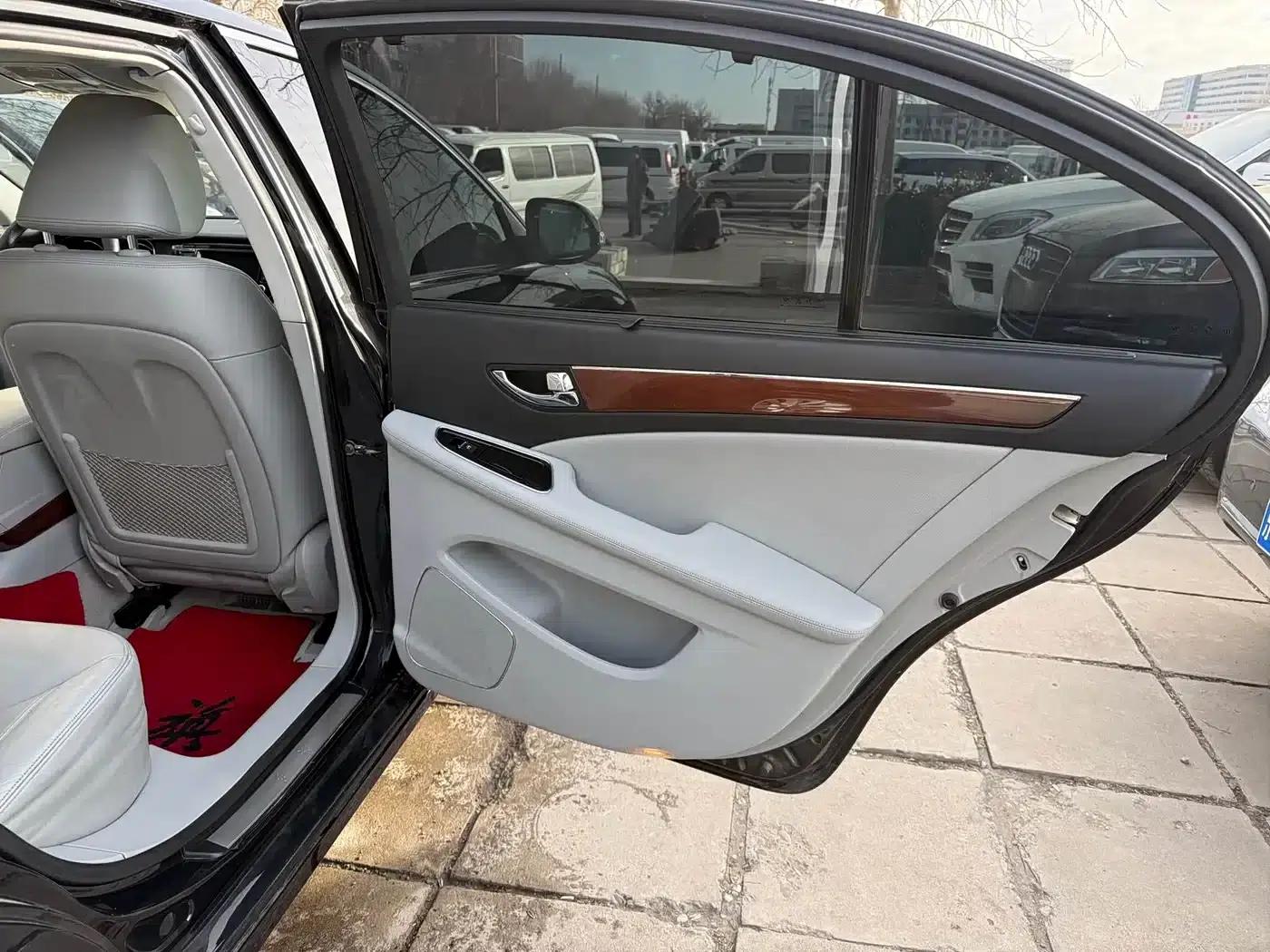 Hongqi H7 2015 2.0T Luxury Edition — миниатюра 8