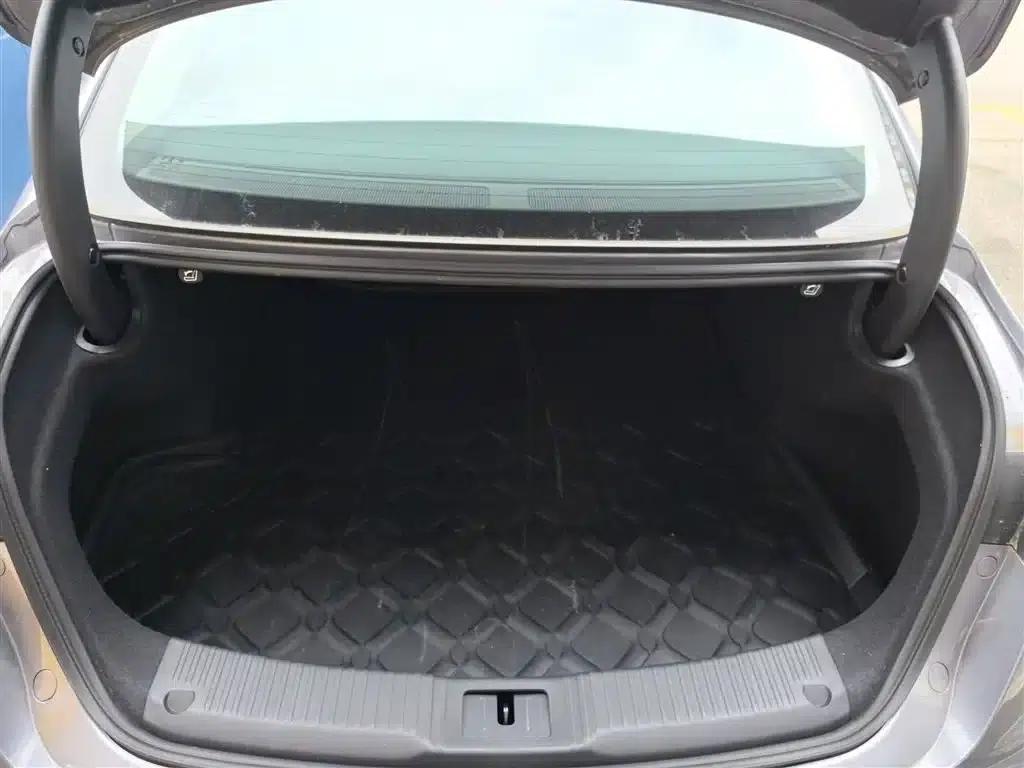 Hongqi H5 PHEV 2025 Model 170 Super Hybrid — миниатюра 19