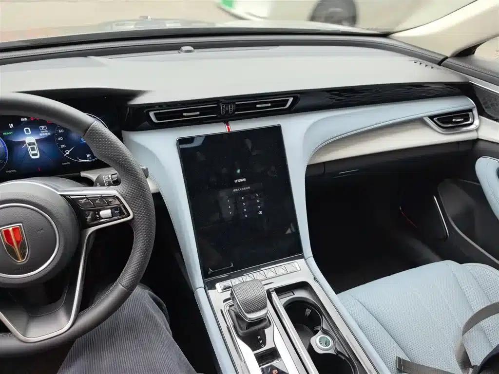 Hongqi H5 PHEV 2025 Model 170 Super Hybrid — миниатюра 10