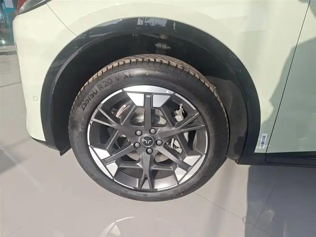 Hongqi Tiangong 06 2025 Model 520 Smart Selection Edition — миниатюра 23