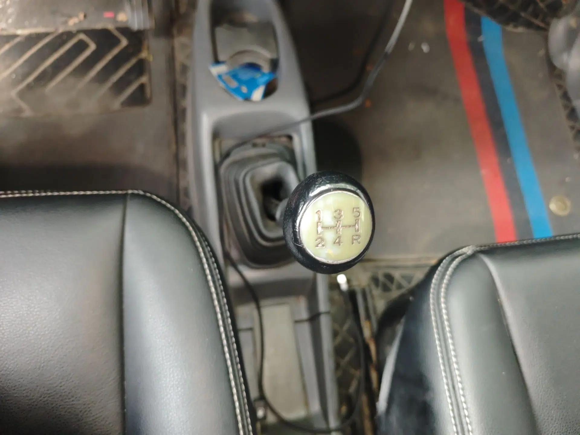 Suzuki Wagon R 2013 Venture Edition 1.0L Manual - Practical Model 3 — миниатюра 15