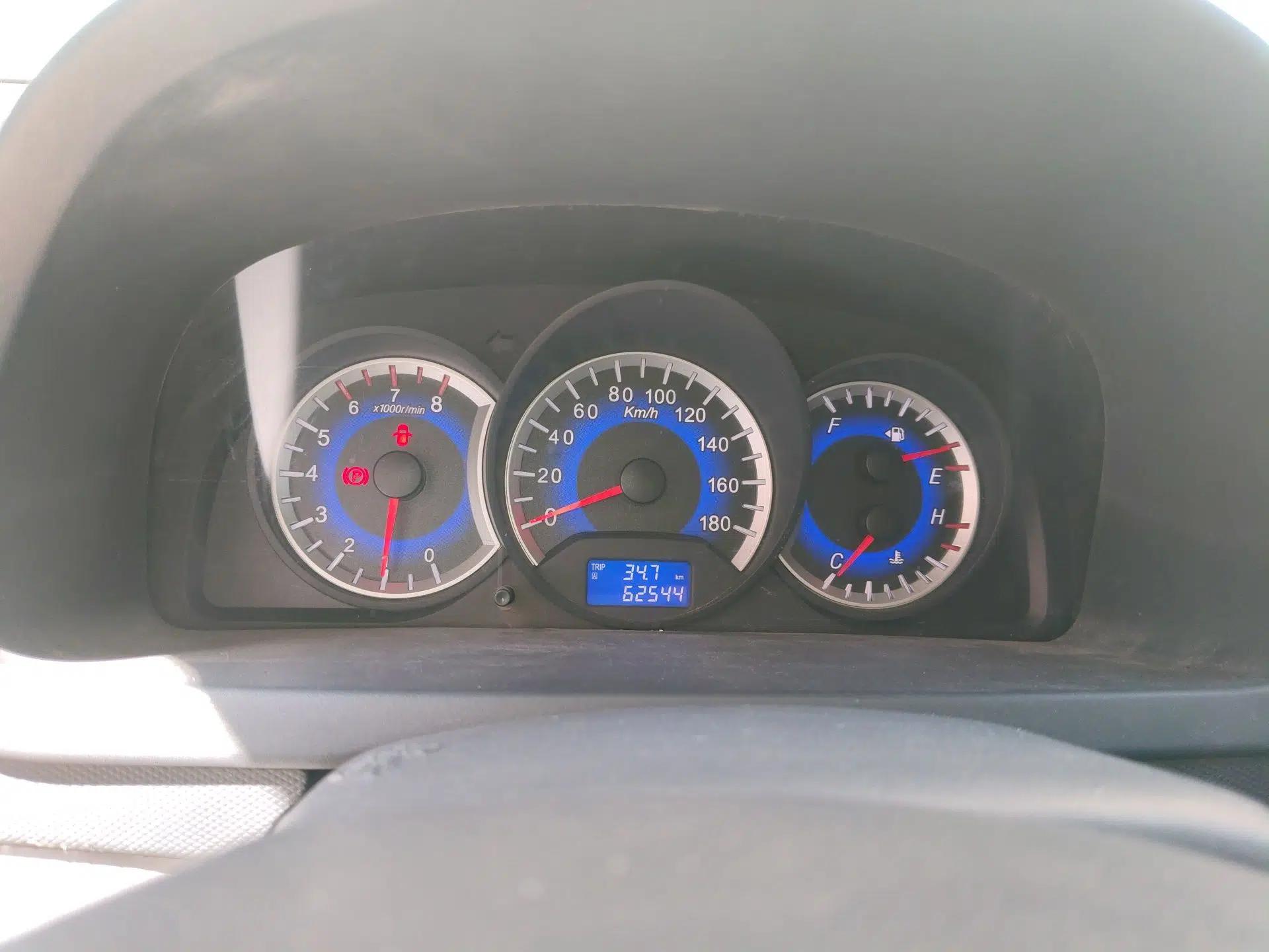 Suzuki Wagon R X5 2013 Cruise Edition 1.4L VVT Standard Model — миниатюра 12