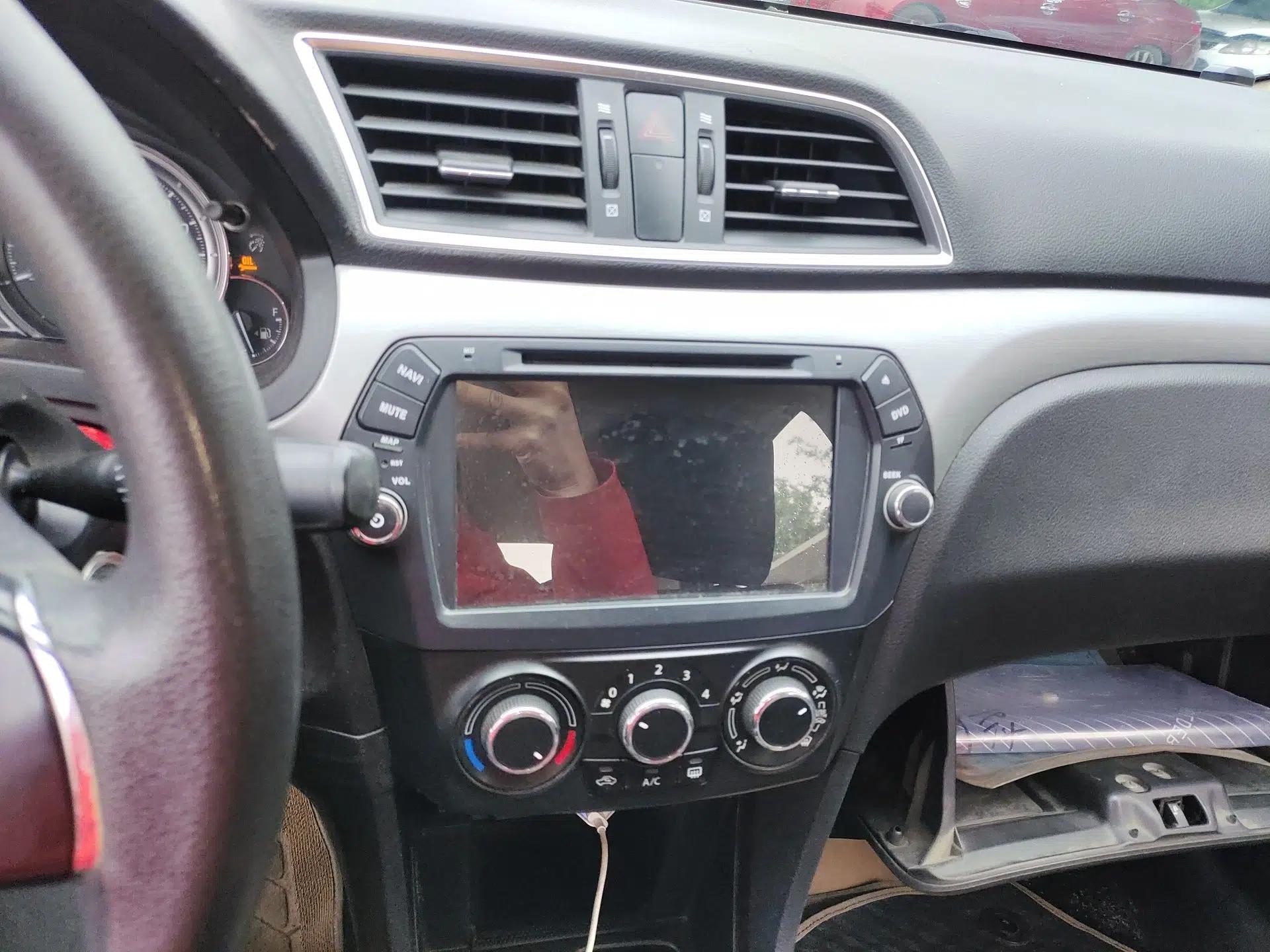 Suzuki Alivio 2015 1.6L Manual Comfort Model — миниатюра 14