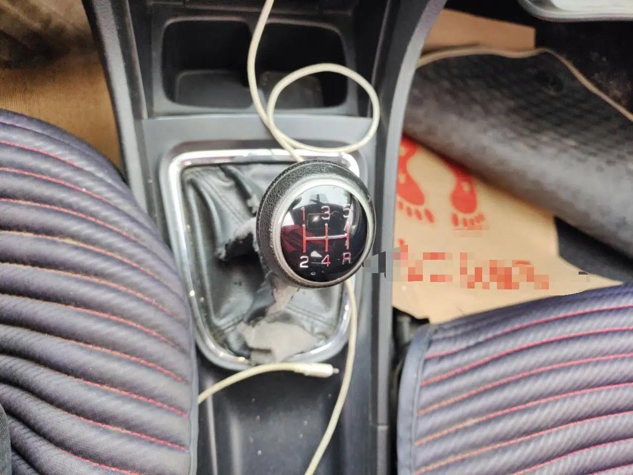 Suzuki Alivio 2015 1.6L Manual Comfort Model — миниатюра 15