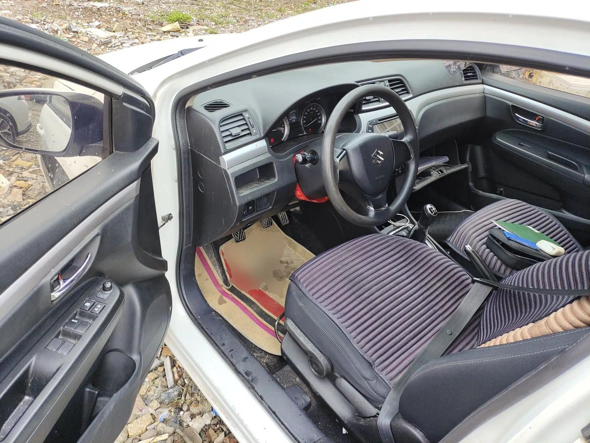 Suzuki Alivio 2015 1.6L Manual Comfort Model — миниатюра 17